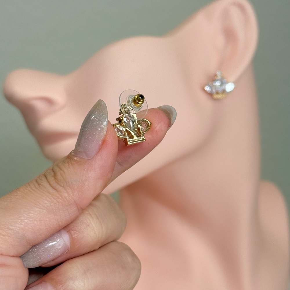 ⚜️ Elegant Gold and Silver Crystal Earrings - Picture 5 of 7